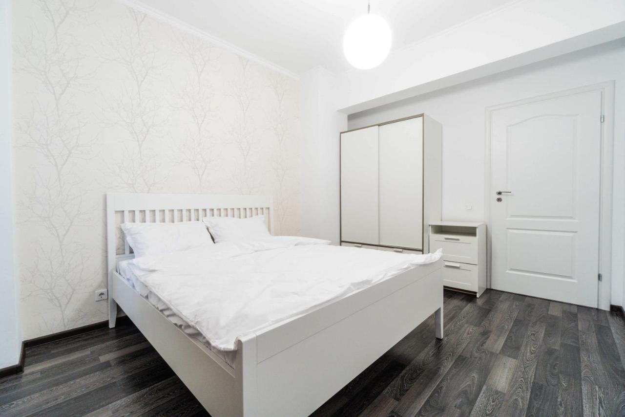 Luxury Baneasa Bucharest Exterior photo